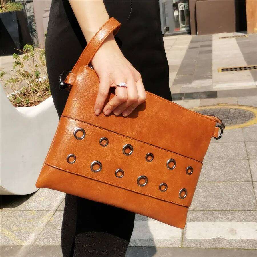 Brand Design Rivets Women Envelope Clutch PU Leather Ladies Crossbody Messenger Bag Female Shoulder Bag Party Clutches Wrist