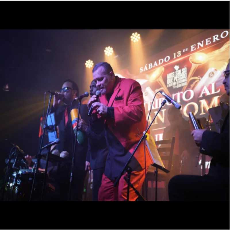 LED Beam Wash Moving Head Lights 12x12W RGBW 16.7 Million Colors 9/16 DMX Channels Disco Parties Show DJ StrobeXJ250527