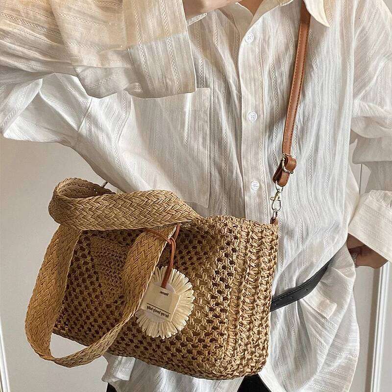Women's Bags Designer Handmade Hollow Out Straw Women Shoulder Bags Designer Zipper Woven Lady Handbag Casual High Quality Summer Large Beach Bag