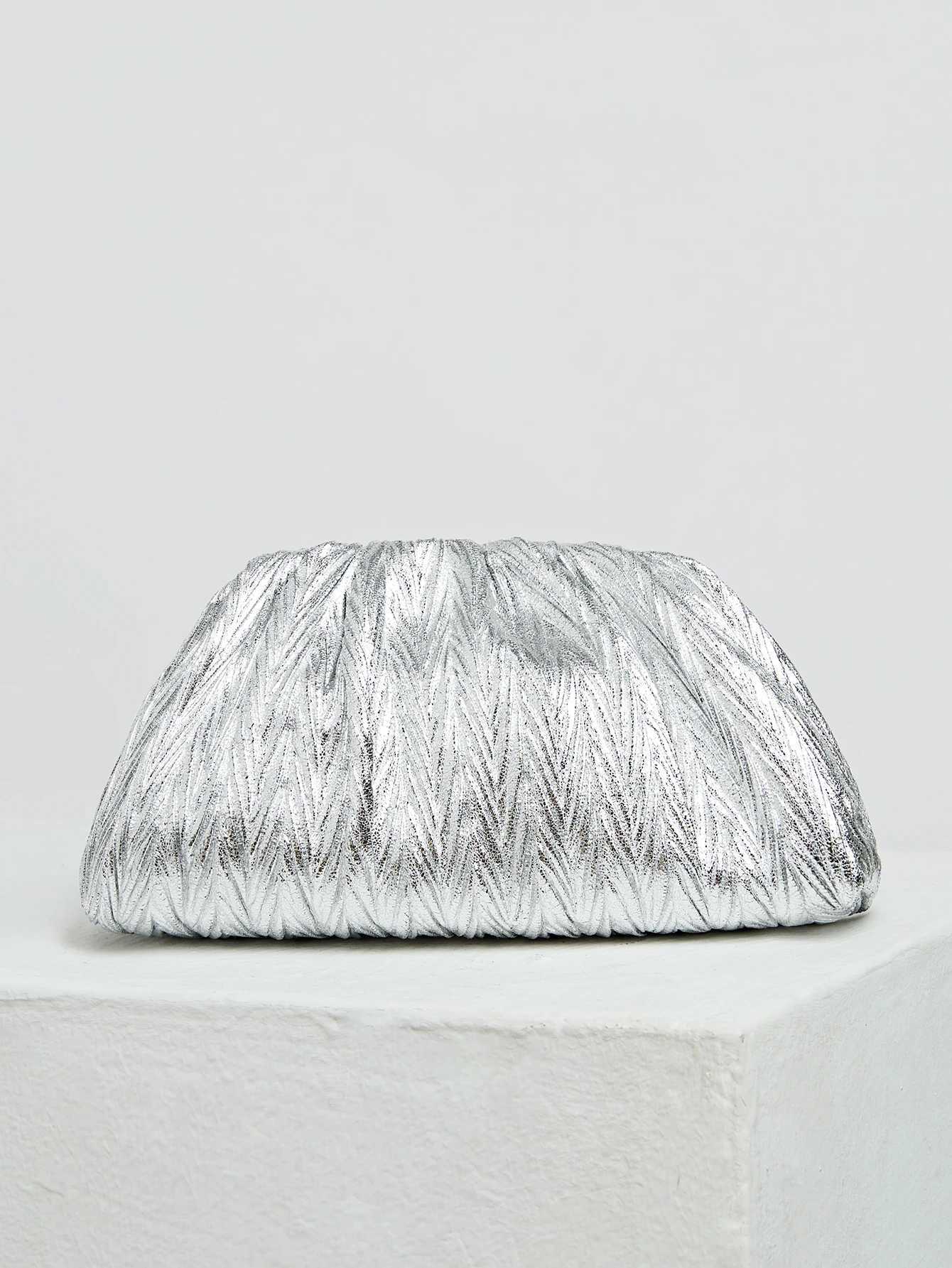 Elegant silver pleated handbag large capacity luxury portable banquet bag for easy carrying perfect choice for parties dates W250527