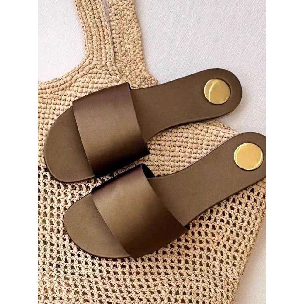 ~Leopard Print Outdoor Flat Slippers for Women 2025 New Trendy Design Beach Sandals