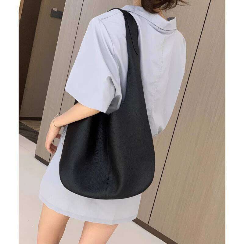 Top Layer Cowhide Niche High End Large Capacity Genuine Leather Single Shoulder Bucket New Commuter Underarm Bag for Women
