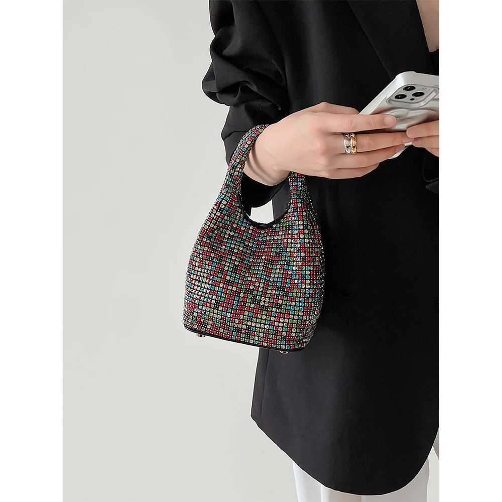 Women Glossy Handle Bucket Bag Contrast Diamonds Shiny Handbag Female Versatile Commuting Chain Shoulder Pack Lady Clutch Purses W250527