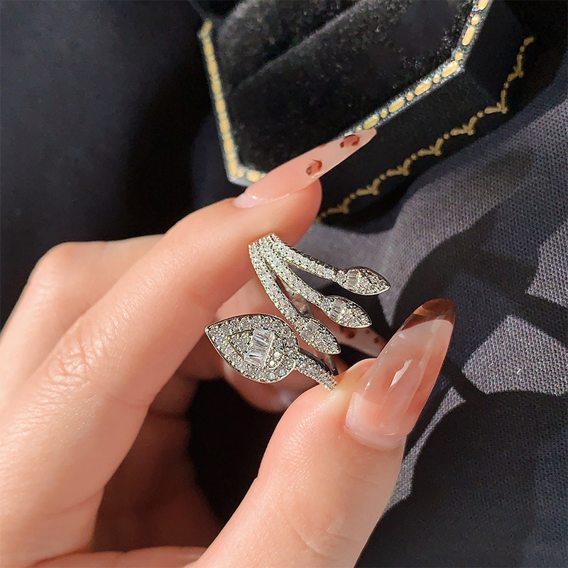 2025 Ins Top Sell Elegant Wedding Rings Luxury Jewelry 10KT White Gold Fill T Princess Cut 5A Cubic Zircon CZ Diamond Gemstones Party Women Leaf Bride