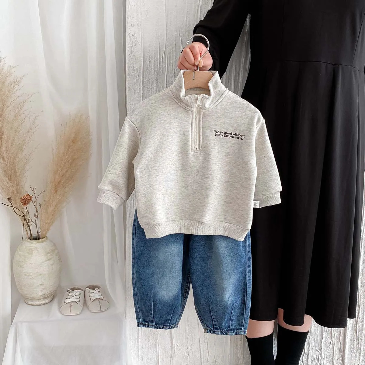 Childrens clothing fashion letter polo shirt sweatshirt for boys and girls autumn winter item stylish baby cloth 250527