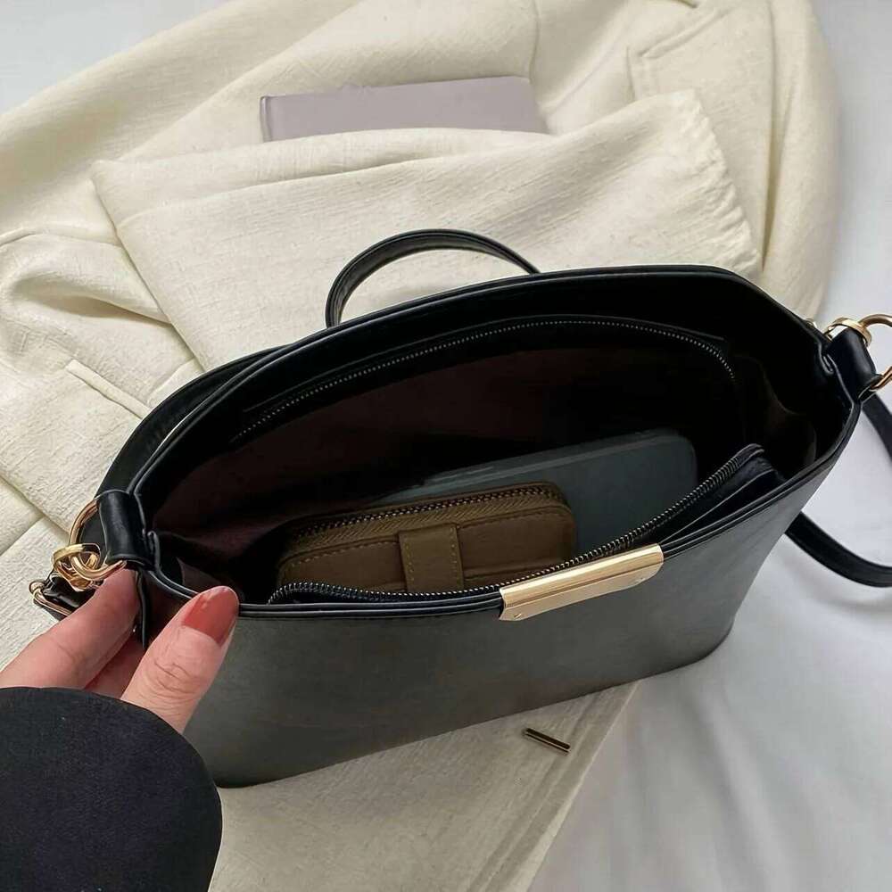 Minimalist Crossbody Stylish Metal Decor Bucket Simple Shoulder Bag for Women Bag, Retro Shell Handbags Purses