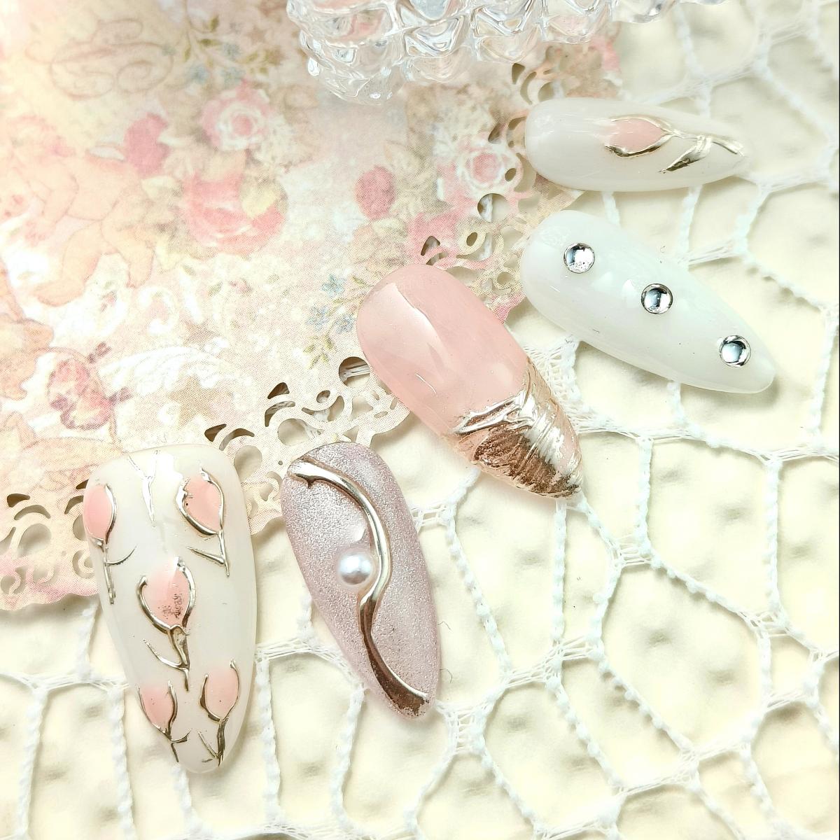 10pcs Handmade Press-on nails Medium Almond Nails French Tip Fake nails Bundle Handraw 3D Flowers Diamond Finished nail stickers Free storage box jell