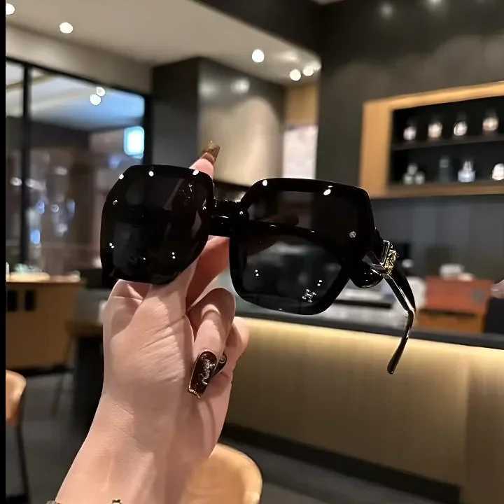 2025 New Fashion Vintage Sunglasses for Women Ladies UV400 Protection Sun Glasses Ladies Girls Sunglass Luxury Designer Eyewear Z250527