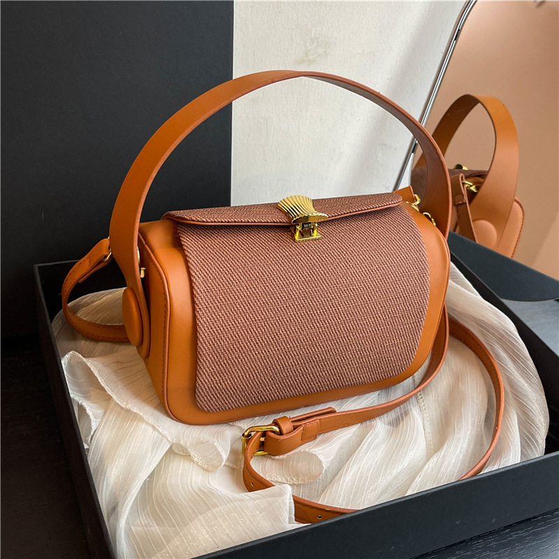 High quality brand new free designer bag 2025 new Korean version small square bag niche design armpit handbag armpit bag new free designer bag