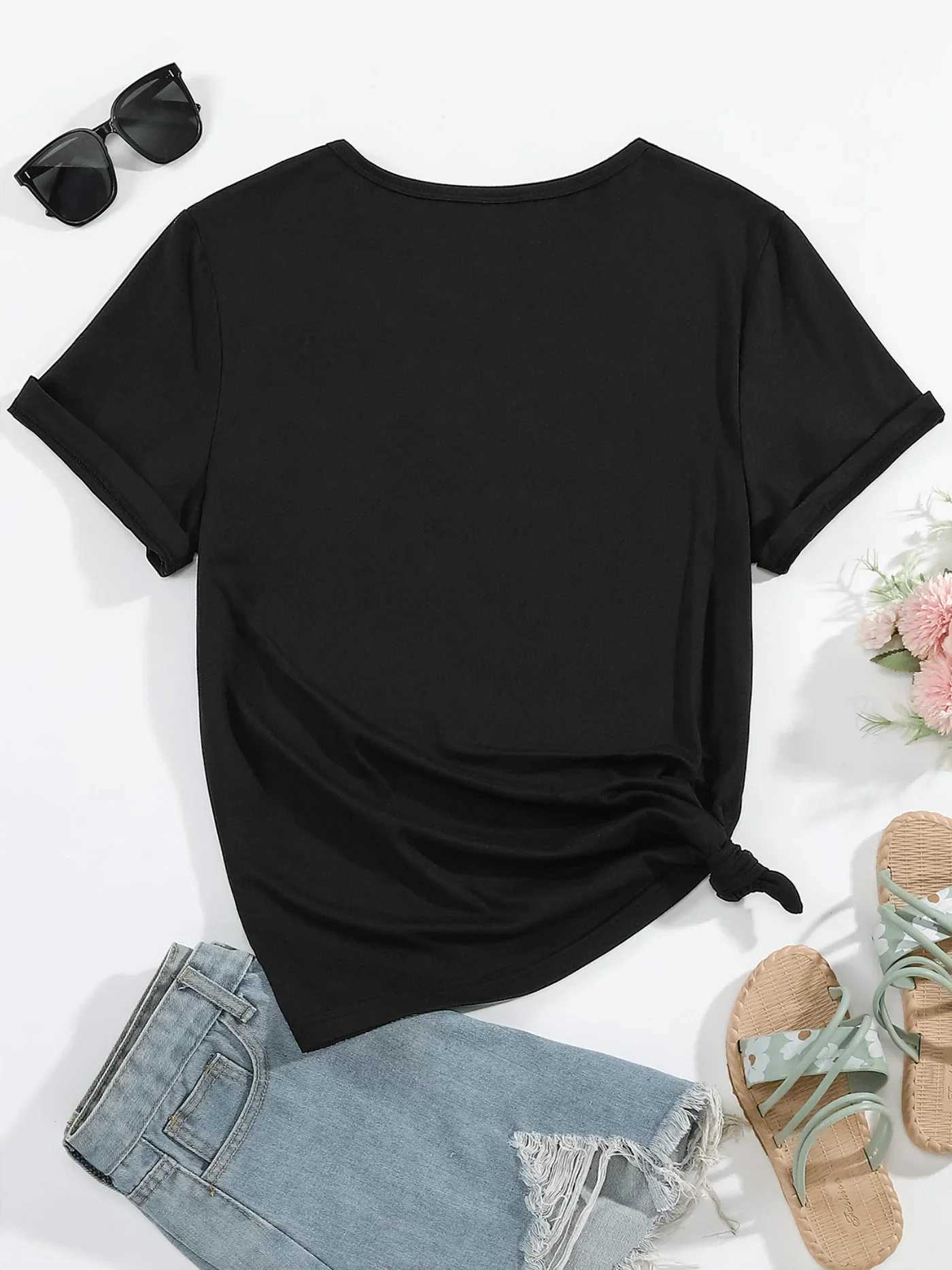 Cute Labubu Design T-shirt With A Classic Labubu Pose Is Suitable For Womens Casual Sportswear Perfect For All Seasons harajukuT250527