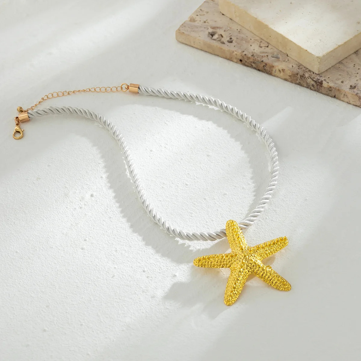 Exaggerated Big Starfish Pendant Necklace for Women Punk White Thick Rope Chain Choker Necklace Party Jewelry 250520
