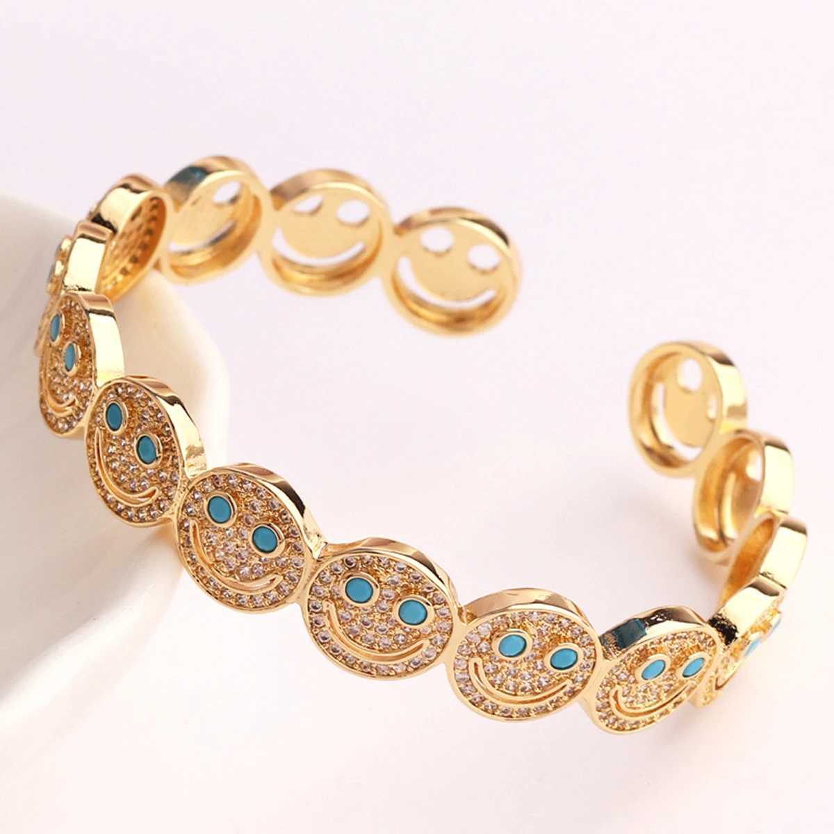 2024 New Retro Cubic Zirconia Smiling Face Open Bracelet for Unisex Office Party Friends Gift Jewelry Accessories W250526