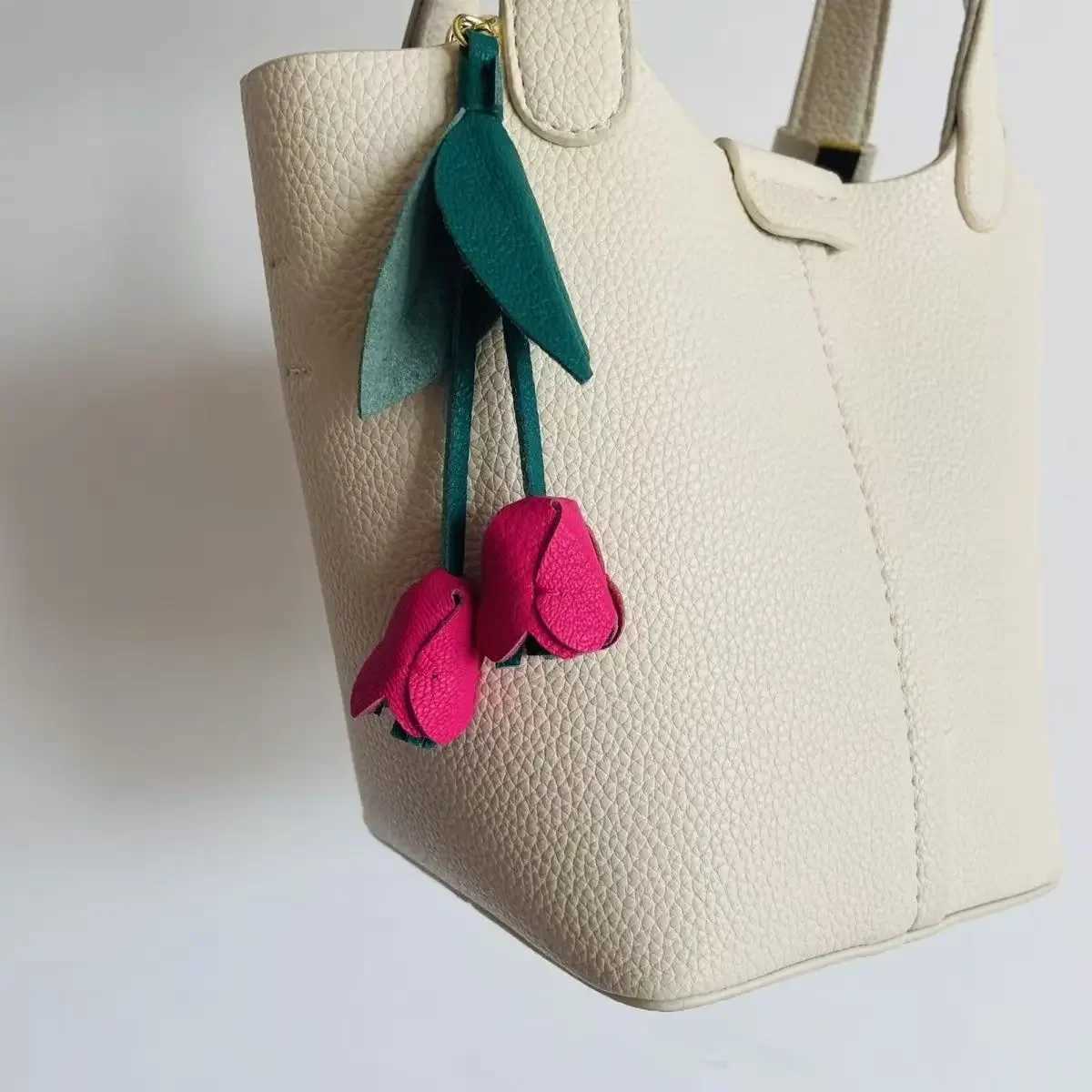 Handmade Tulip Niche Design Keychain Bag Decoration Exquisite Gift W250526