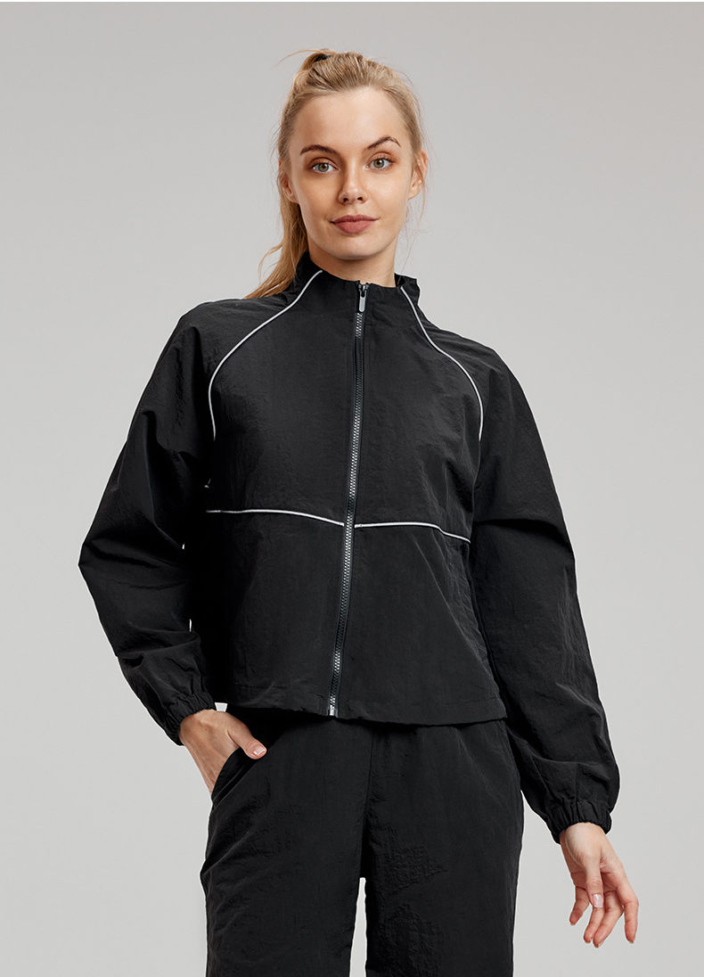 2025-- Loose Sports Jacket Women's Autumn Sports Lightweight Jacket Back Mesh Breathable Outdoor Hiking Jacket