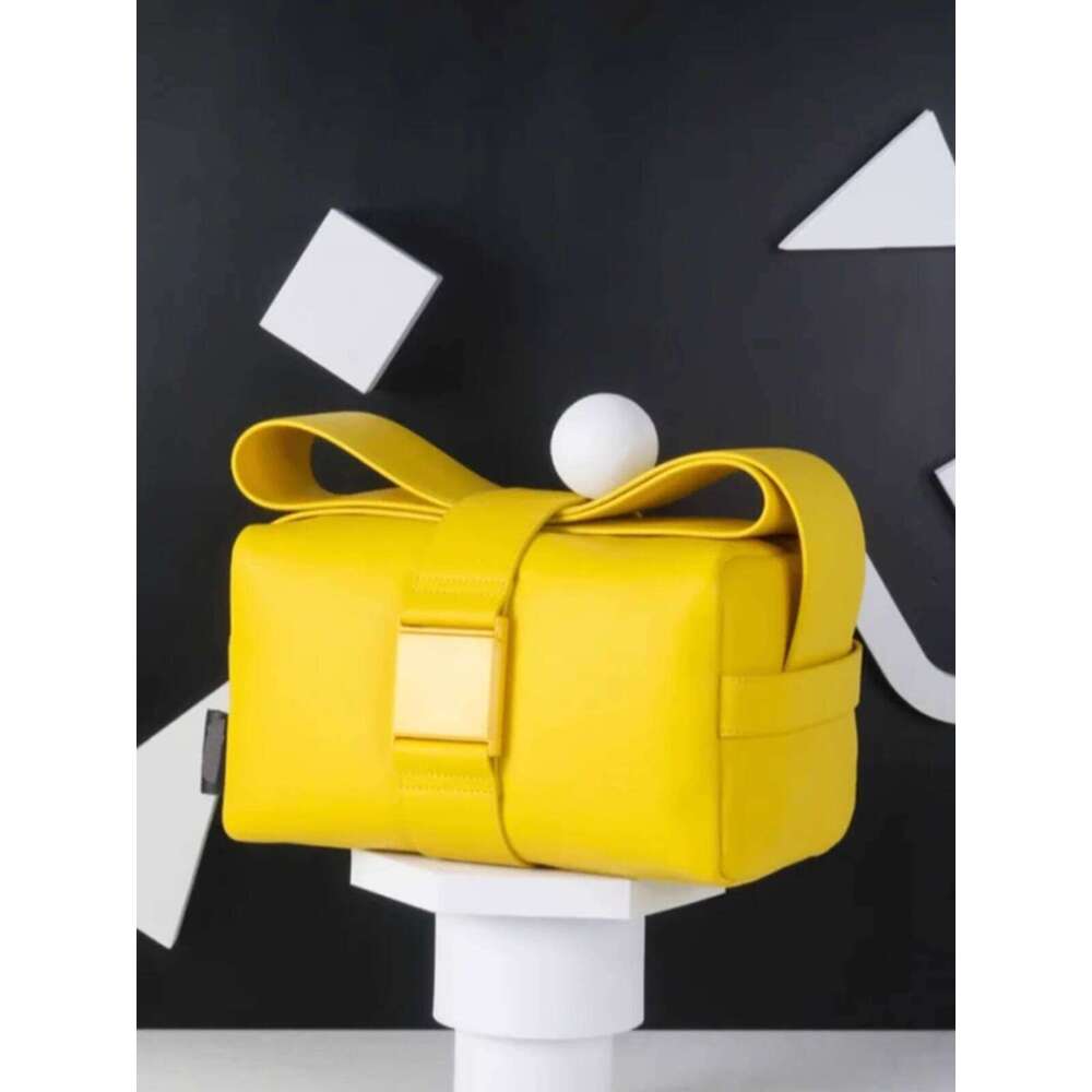 Soft Leather Yoga Fitness Single Shoulder Crossbody Handheld Versatile Early Spring Large Capacity Sports Toast Unisex Trendy Bag