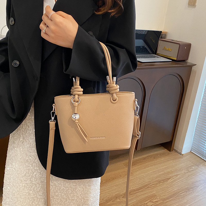 High quality brand high-quality new style free designer bag fashionable bucket bag simple and niche design single shoulder crossbody bag brand new fre