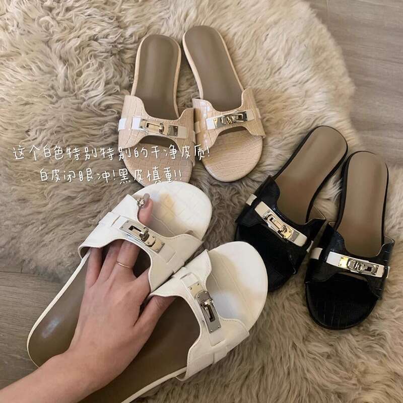 ~French Style Open-Toe Crocodile Pattern Leather Metal Buckle Flat Sandals for Women Summer Outdoor One-Strap Beach Slippers