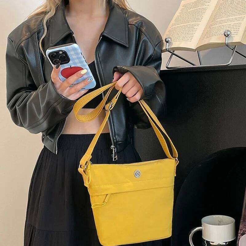 High Quality Simple Ultra-Light Crossbody Senior Sense Of Niche Fashion Hundred Nylon Cloth Bucket Shoulder Women's Bag