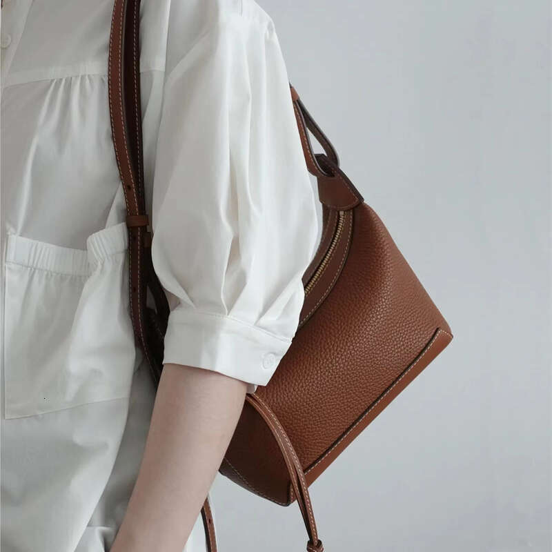 High End Luxury Niche Kite Lunch Box New Single Shoulder Crossbody Vintage Baguette Underarm Bag for Women