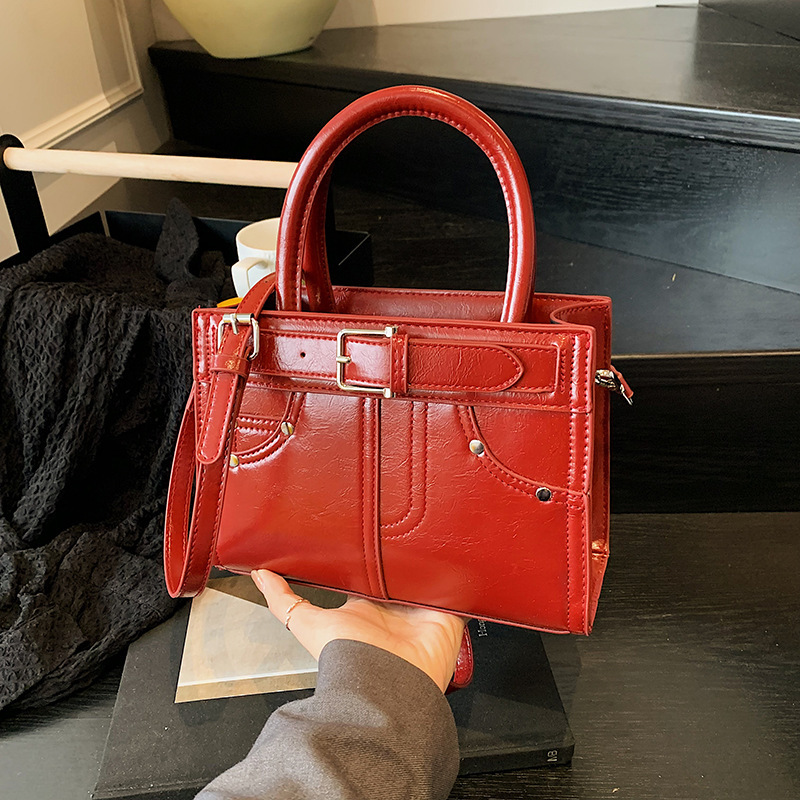 Top brand high-quality new free delivery designer bag, high-end handbag 2025 new multifunctional fashion handbag, new free delivery designer bag