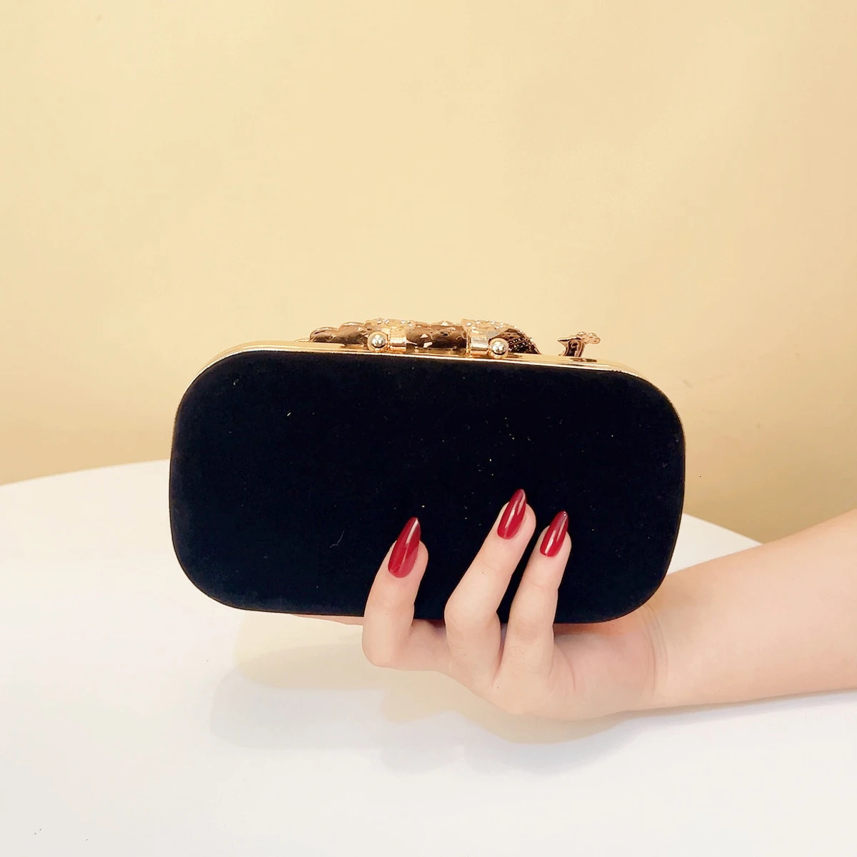 Rhinestones Women Evening Bags Velvet Crystal Glitter Clutch Bags Hollow Out Metal Shoulder Chain Handbags 250526