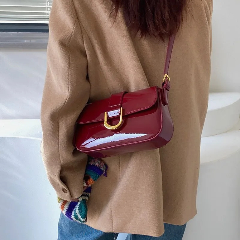 Classic PU Leather Horseshoe Buckle Casual Crossbody Bag Soild Color Small Shoulder Bag with Zipper Closure Women Clutch Purse 250526