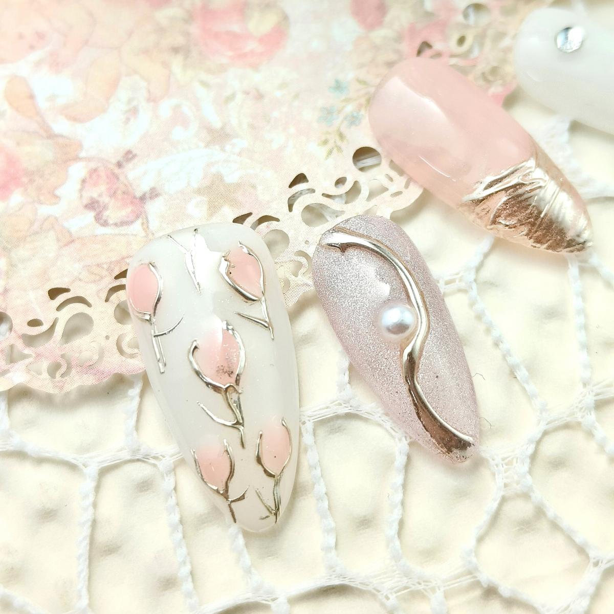 10pcs Handmade Press-on nails Medium Almond Nails French Tip Fake nails Bundle Handraw 3D Flowers Diamond Finished nail stickers Free storage box jell