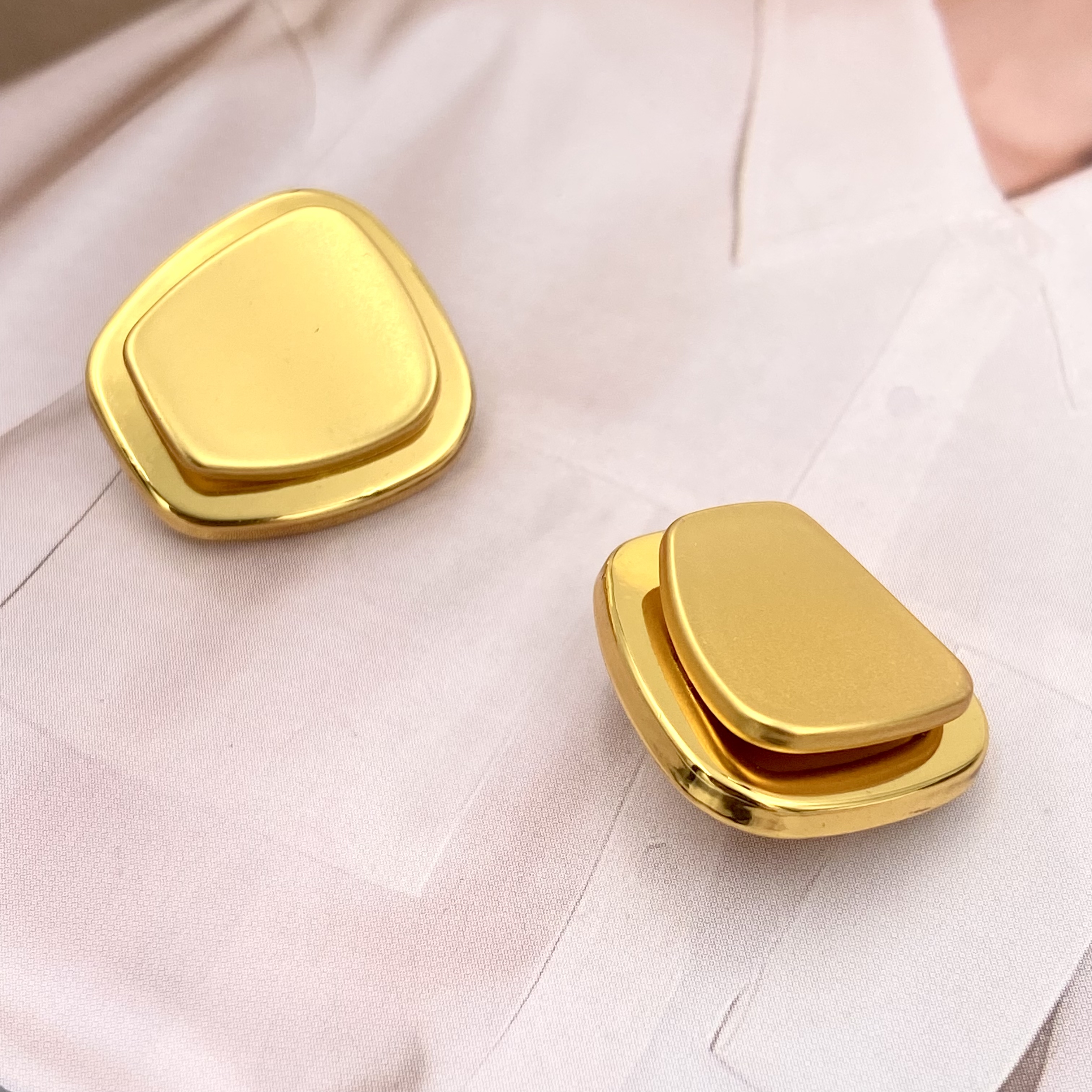 Five piece set of small fragrant style dual color combination, electroplated metal for men and women, suitable for high-end light luxury, simple retro