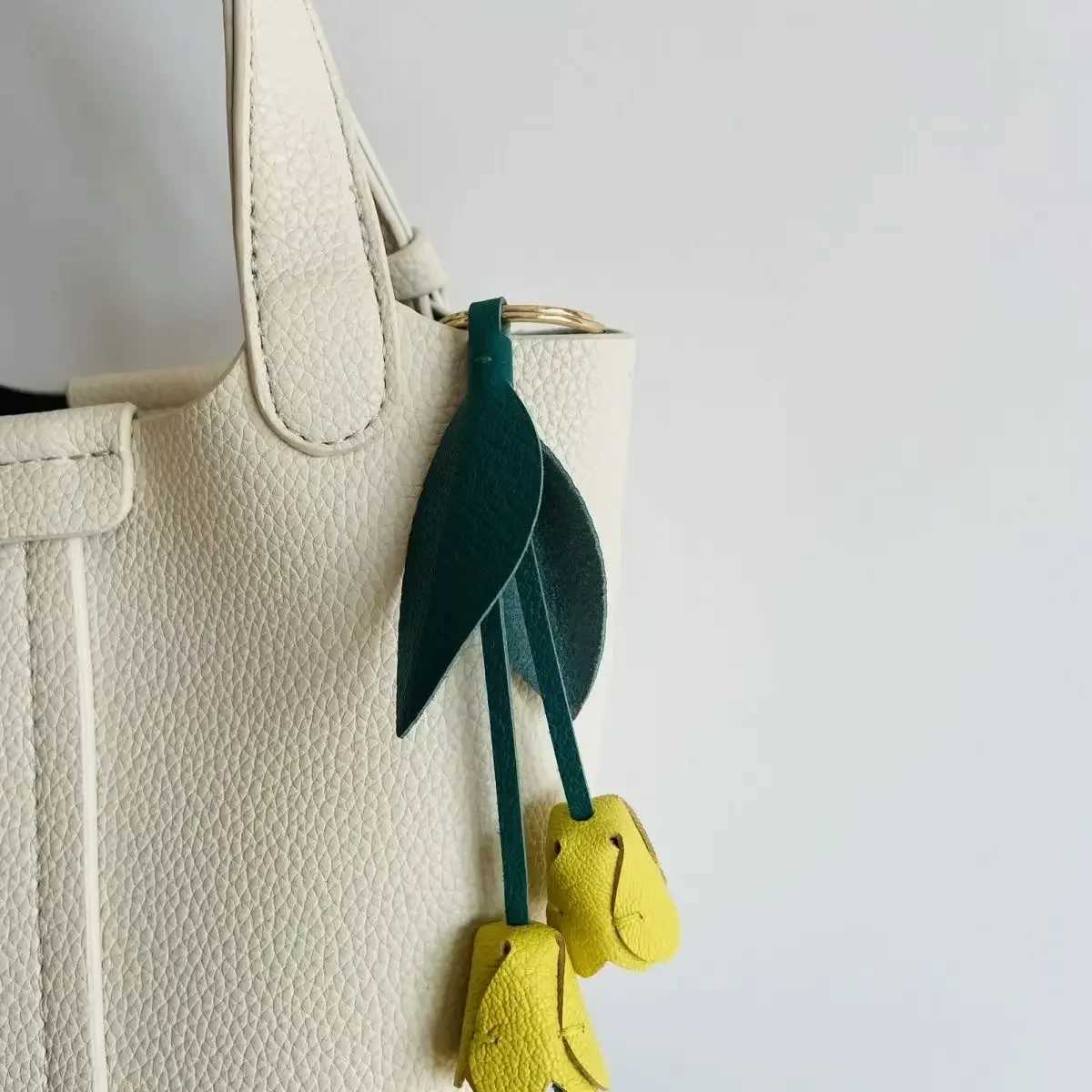 Handmade Tulip Niche Design Keychain Bag Decoration Exquisite Gift W250526