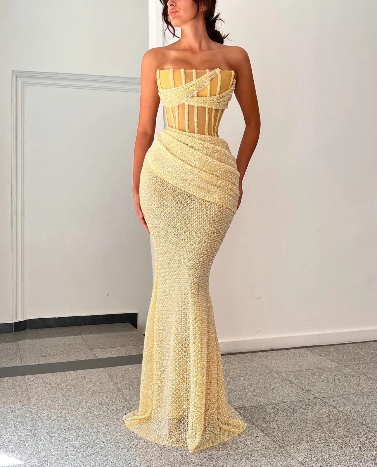 Classic Evening Dresses For Women Strapless Sleeveless Gown Sequins Ruffles Sweep Train Dress Party Customized Dress