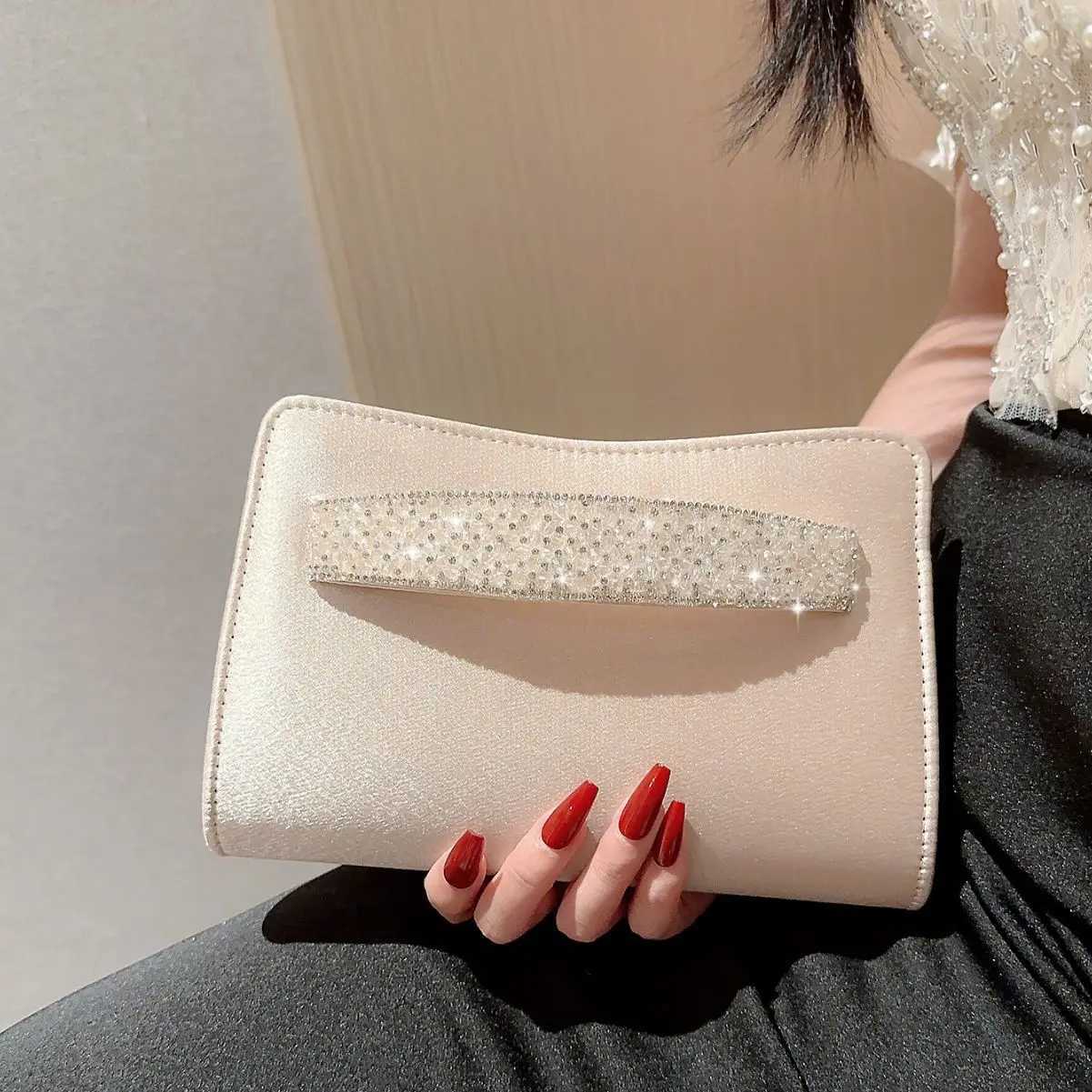 2023 New Glitter Diamond Evening Bags Elegant Women Clutch Purse Dinner Banquet Clutches Fashion Handbags Luxury Shoulder Bags W250527