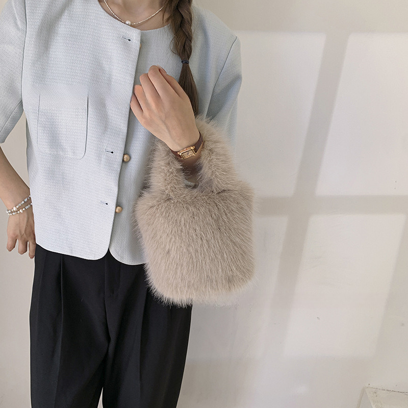 Top quality Brand High Quality New Style Style Autumn Winter 2025 New Plush Handbag Fox Fur Bag Versatile Fashionable Cross-border New Free Delivery D