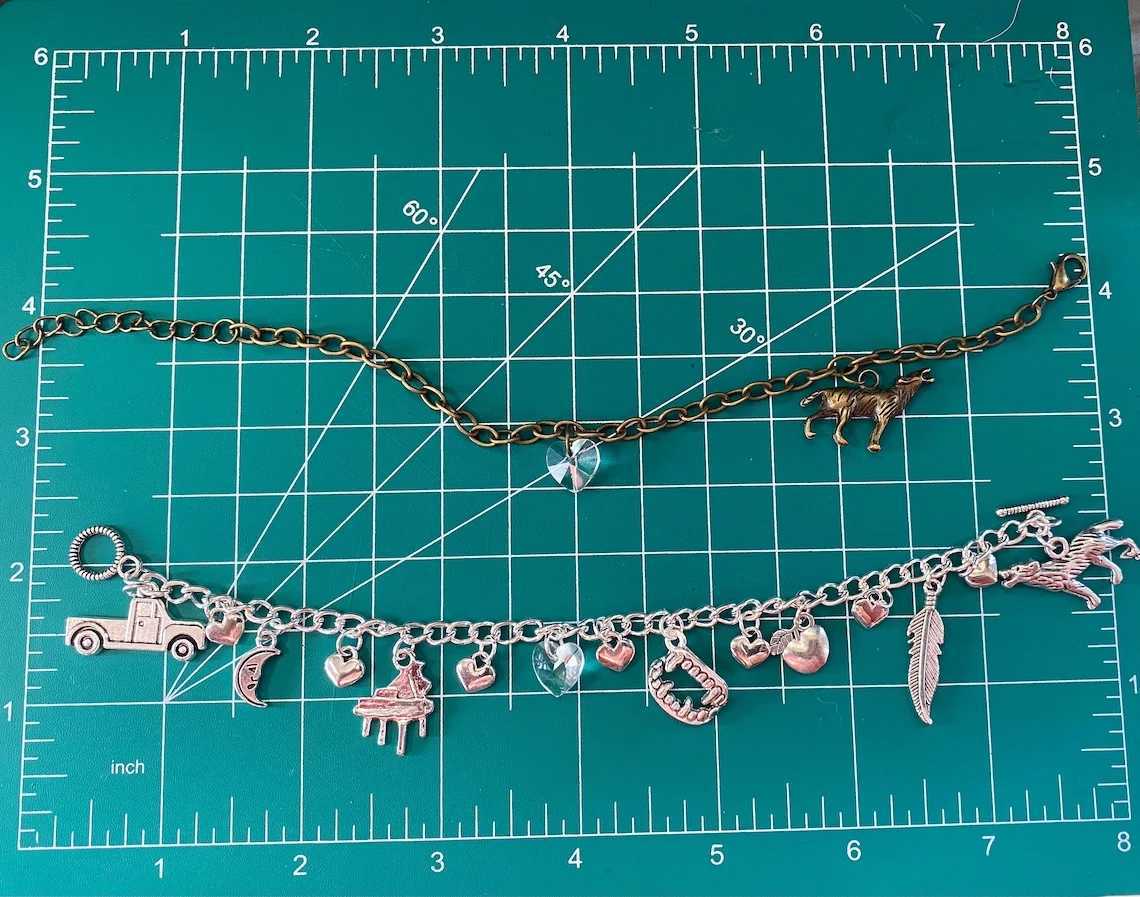 Handmade Twilight Charm Bracelet | Bellas wolf and crystal heart | Twilight Saga Fan Art | Twilight inspired charm bracelets | W250526