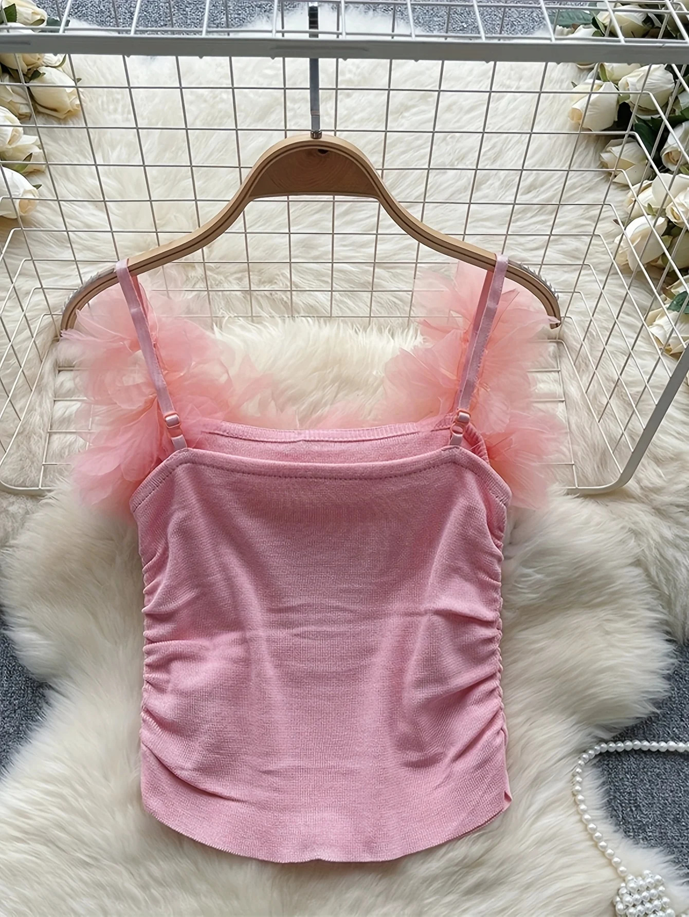 Elegant Pink Floral Mesh Covered Knit Camisole Top with Lace Fashionable Sleeveless Sweetheart Neckline for Spring and Summer 250523