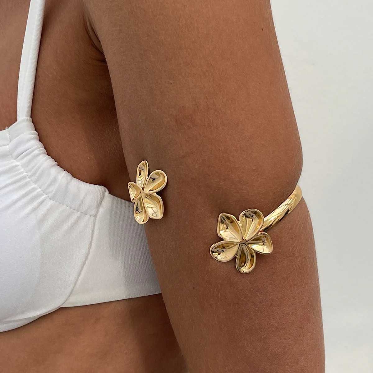 Boho Metal Starfish Open Cuff Bangles for Women Gold Color Punk Flower Geometric Arm Bracelet Summer Beach Party Jewelry Gifts W250526
