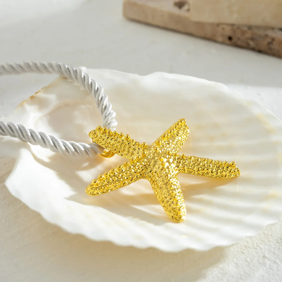 Exaggerated Big Starfish Pendant Necklace for Women Punk White Thick Rope Chain Choker Necklace Party Jewelry 250520