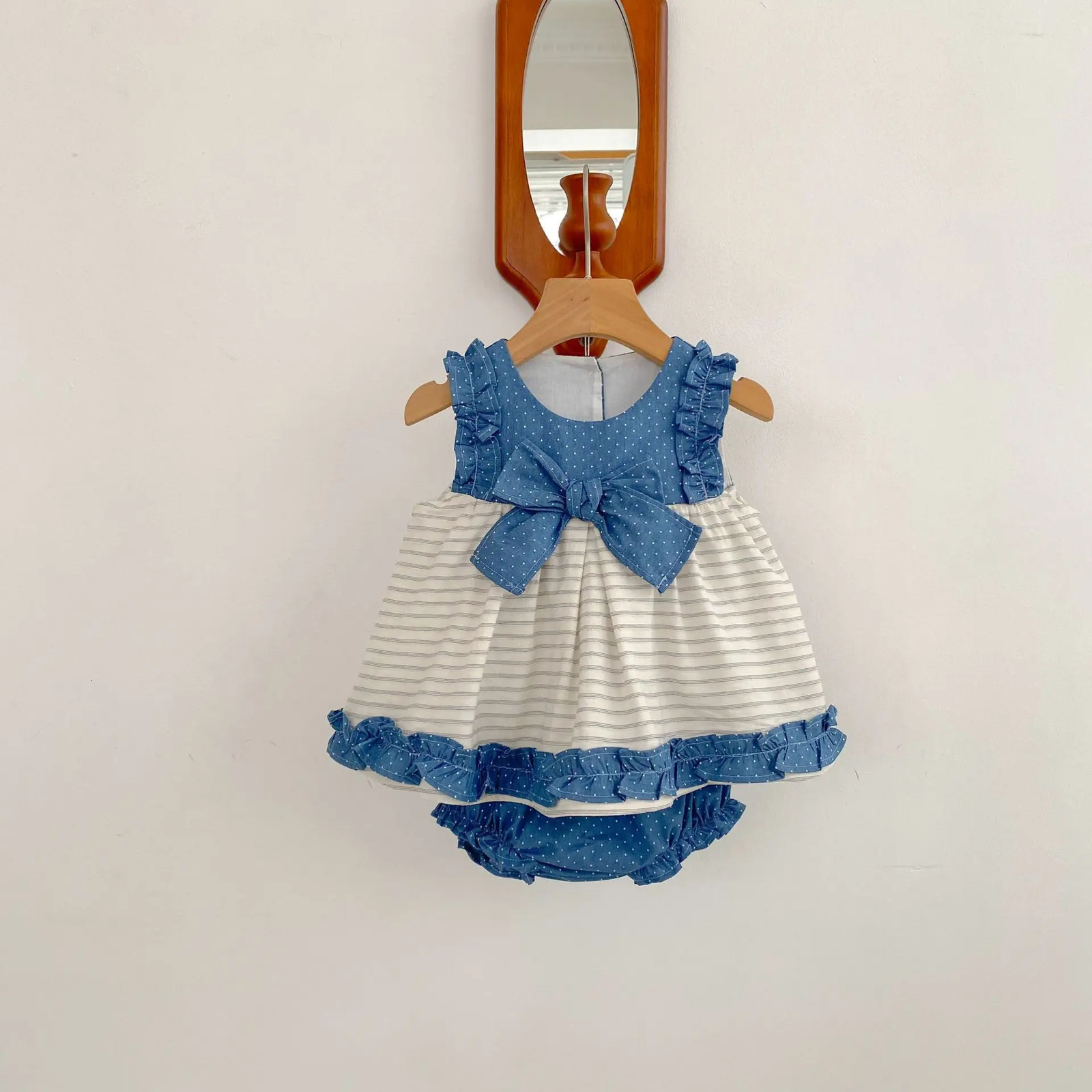 Summer baby clothes for 03 years old fashionable girl suit polka dot stitching top triangular shorts 250527