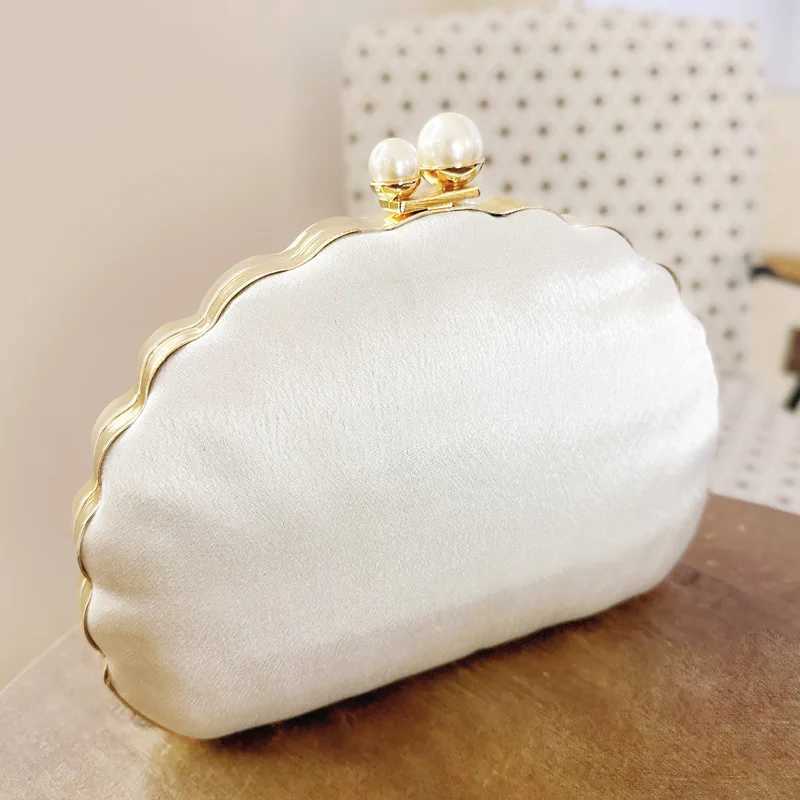 Shell Shape Evening Bags New Fashion White Embroidered Lace Clutches Vacation Crossbody Chain Bag Wedding Party Handbag Purse W250527