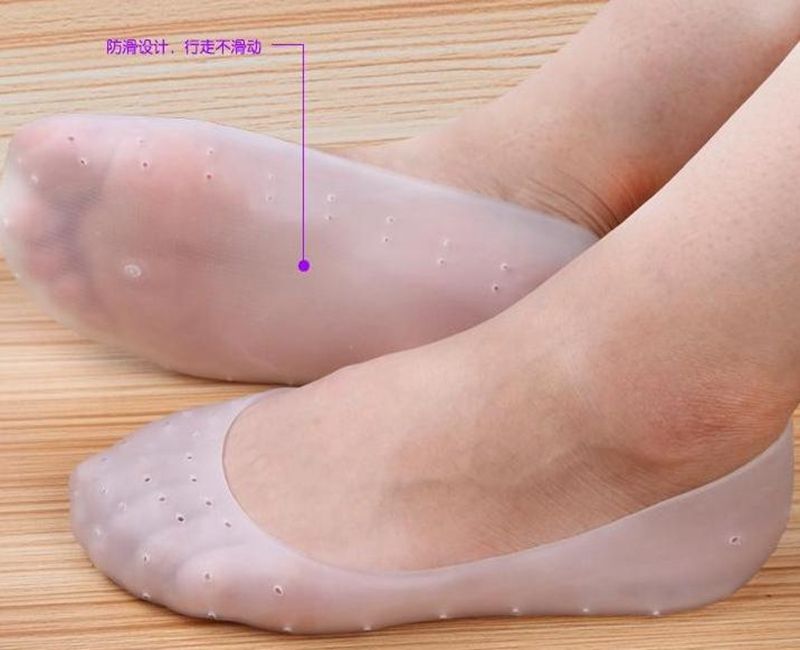 Soft Silicone Gel Moisturizing SPA Exfoliating Sock Pads for Woman Heel Dry Hard Cracked Skin Provide moisturizer