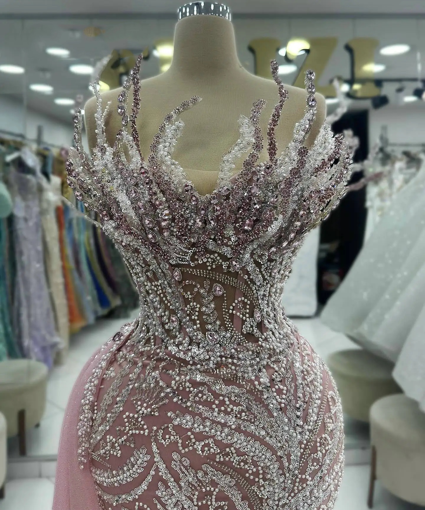 Illusion Evening Dresses For Women Strapless Sleeveless Gown Beaded Sequins Beaded Sweep Train Dress Party Customized Dress