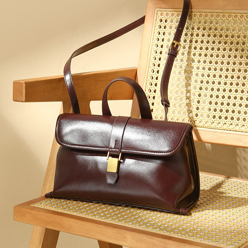 Brand High Quality Style Super popular casual handbag for women in the spring of 2025 new bag single shoulder crossbody commuting bag Free Delivery De