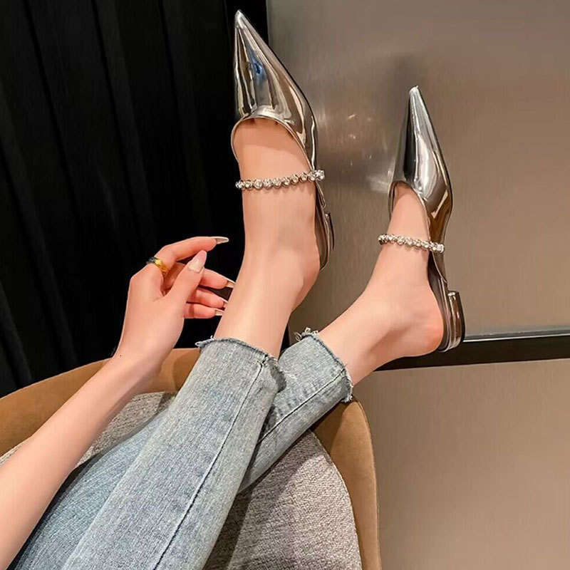 2024 Spring/Summer New Chain Pointed Flat Sandals for Women Outdoor Closed Toe Half Slippers Casual Mules