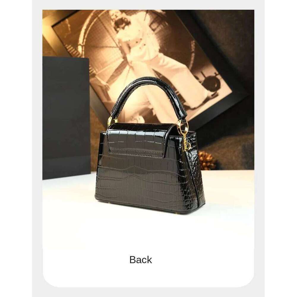 2025 New Crocodile Pattern Leather Women Handbags Fashion Small Shoulder Messenger Bag Portable Crossbody Shell Bags