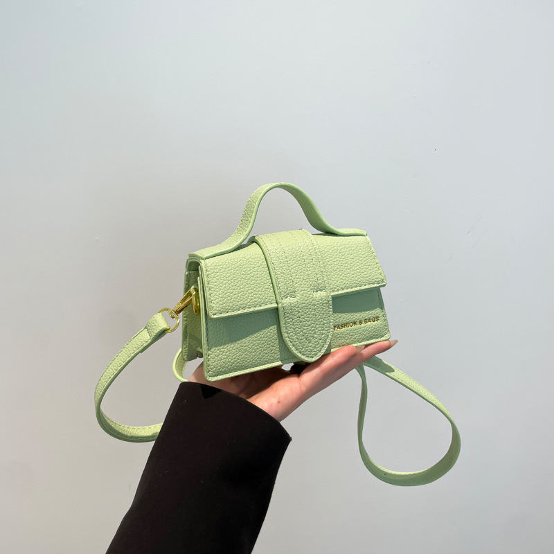 Top brand high-quality new free designer bag 2025 new texture handbag fashionable shoulder width bag trendy new free designer bag