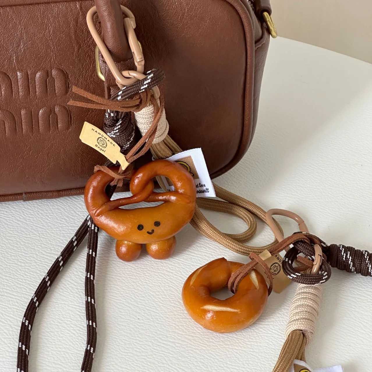 Alkaline Water Bread Bagel Keychain Cute Smiling Face Bread Woven Rope Pendant Bag Key Car Accessory Handmade Trendy Keyring Gift W250526