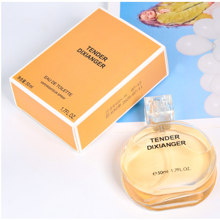 Elegant Womens Scent: Alluring Blend of Flowers and Fruits That Endures