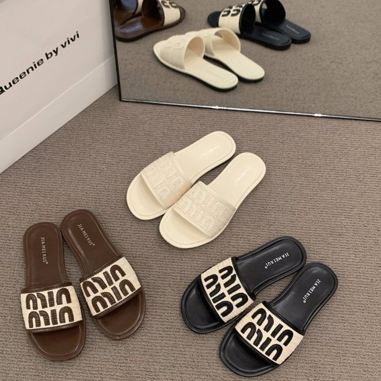 Free shipping designer Women's retro one-line slippers, Women's outerwear 2025 Summer French casual flip-flops, soft-soled vacation beach sl
