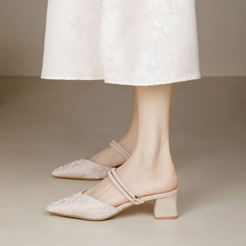 Pointed Toe 2025 New Summer Mid-Heel Elegant Fairy Style Fashion Low Heel Dress Sandals for Women