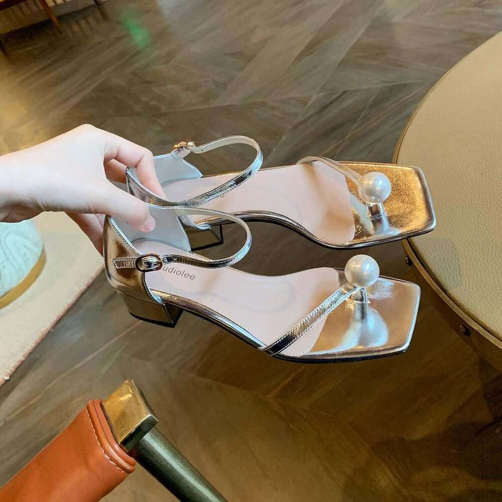 Instant Dispatch Grape Mom Summer New Fashion Versatile Square Pearl Toe Clip Strap Chunky Heel Sandals for Women