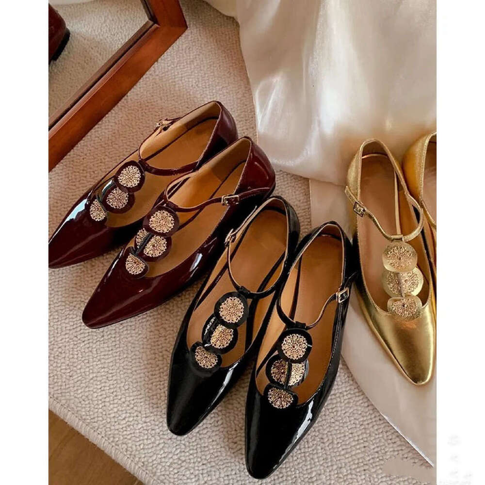 --New Gold French Style Flat Flower Mary Jane Patent Leather Fashion Pointed Toe Shallow Mouth Single Shoes